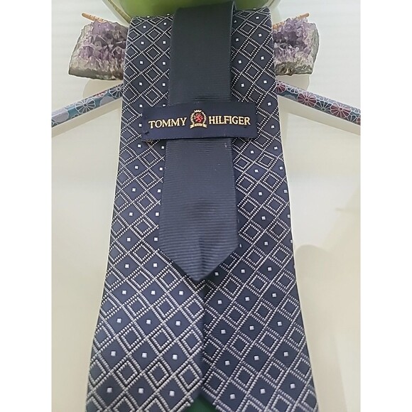 Tommy Hilfiger Mens Repp Imported Silk Classic Graphic Vintage Neck Tie Work - Picture 3 of 9
